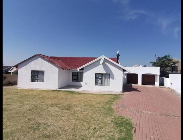 3 BEDROOM HOUSE FOR SALE IN KIBLER PARK